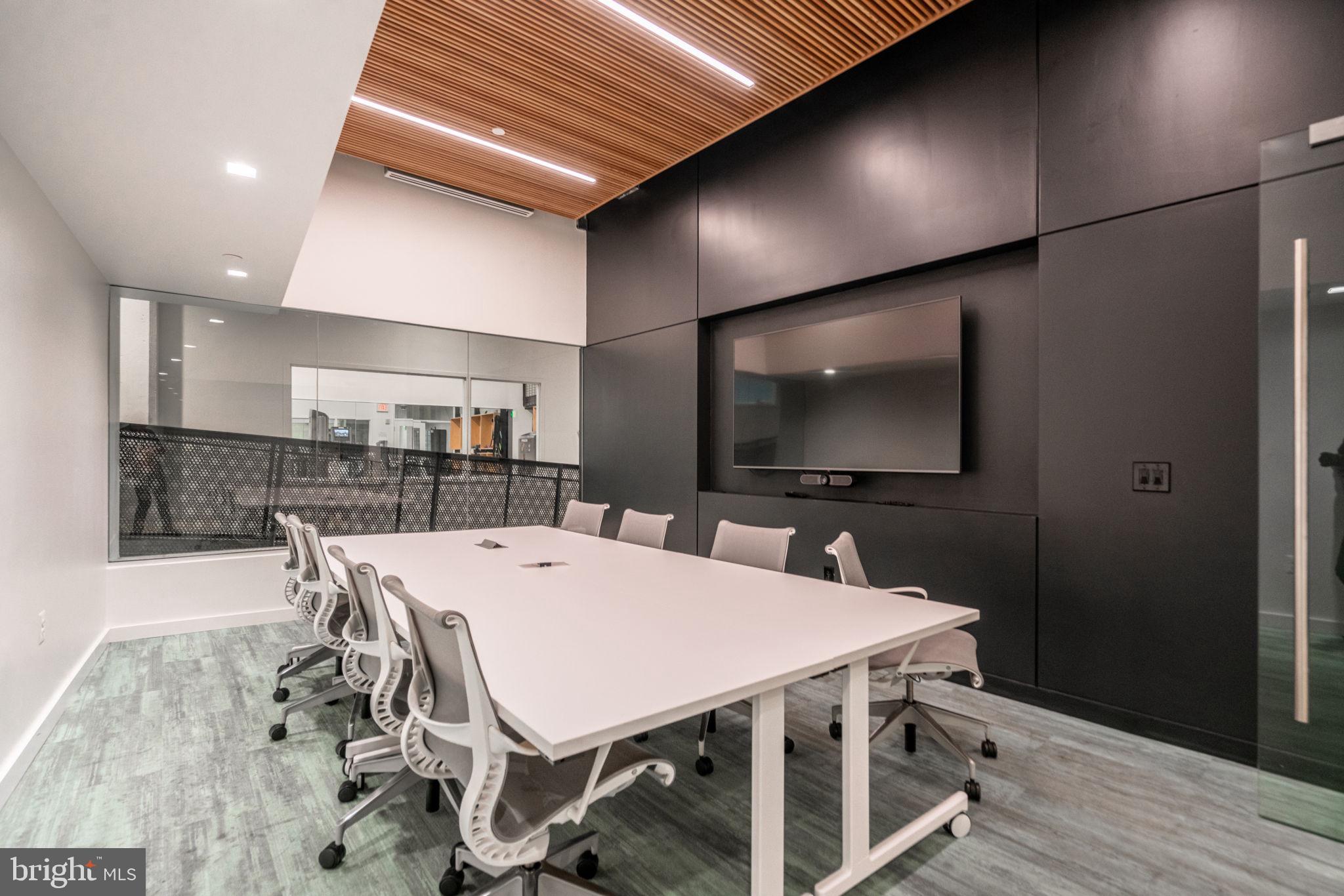 2200 ARCH STREET 28 1011