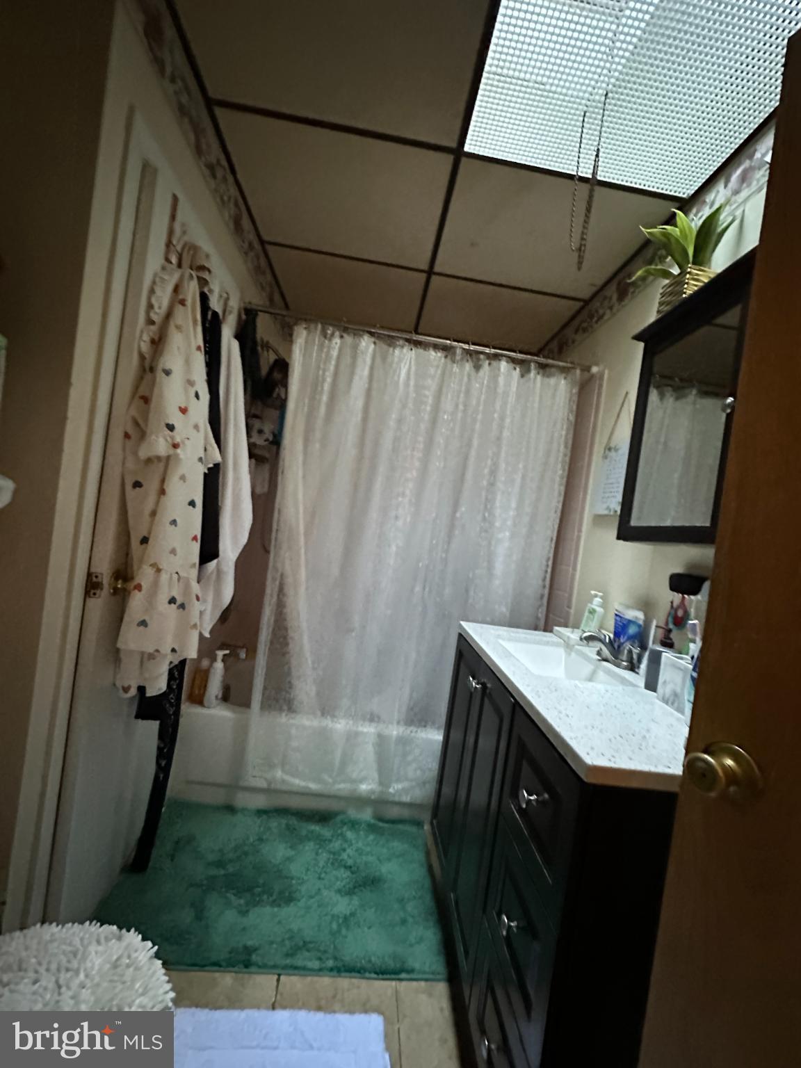 2529 S ASHFORD STREET