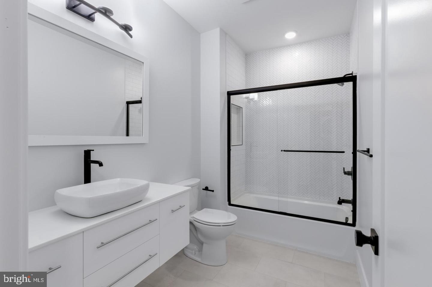 1868 FRANKFORD AVENUE 504