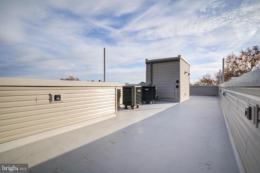 5005 WALNUT STREET