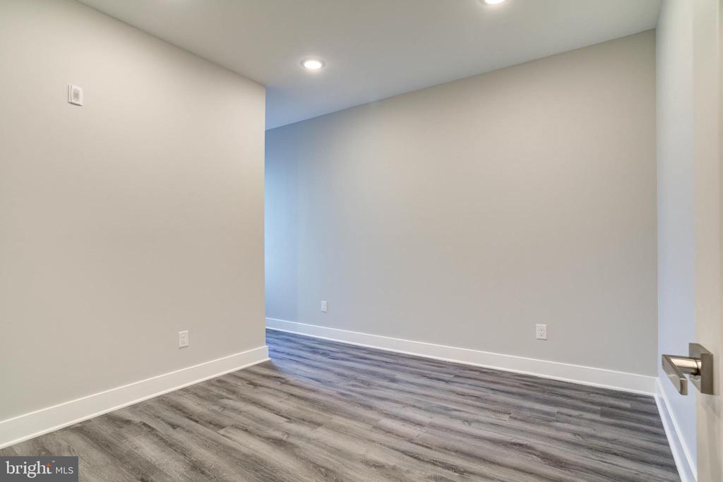 5005 WALNUT STREET