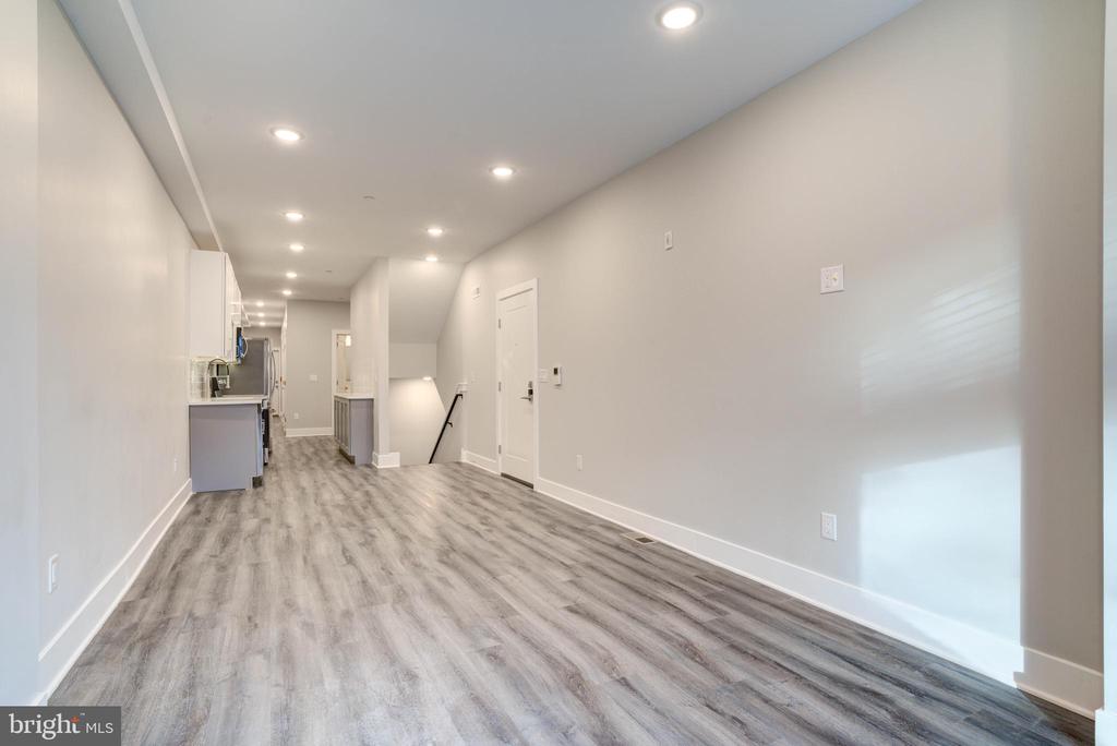 5005 WALNUT STREET