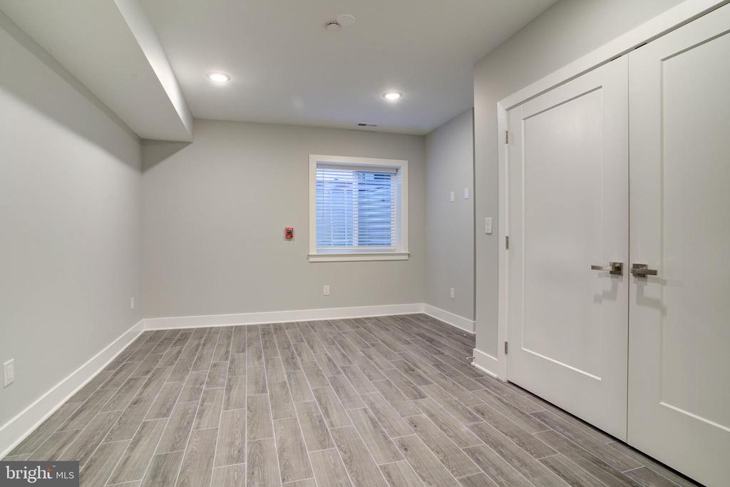 5005 WALNUT STREET