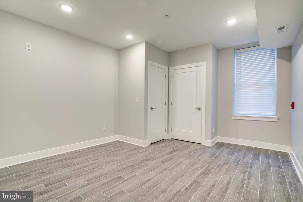 5005 WALNUT STREET