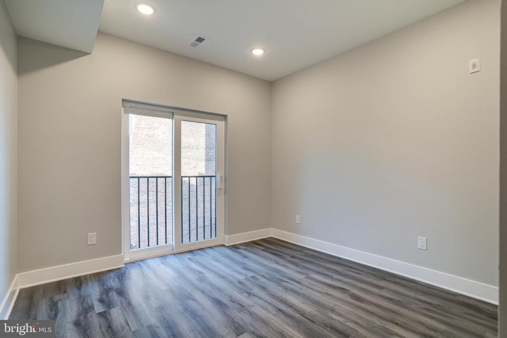 5005 WALNUT STREET