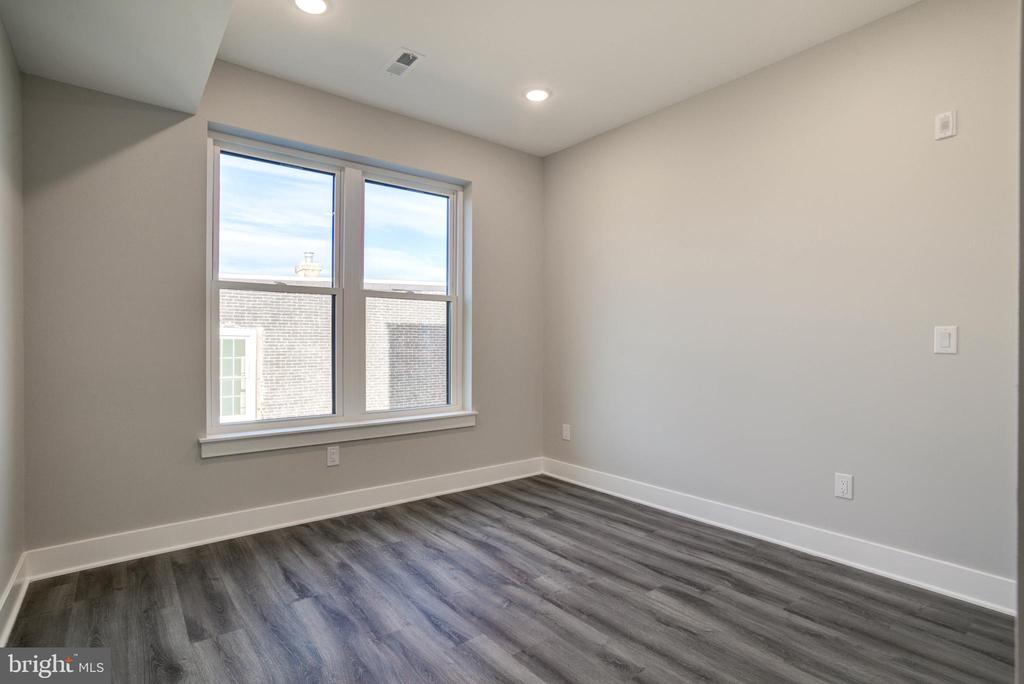 5005 WALNUT STREET