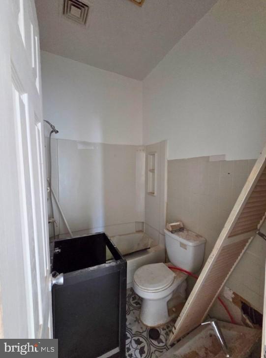 701 W GIRARD AVENUE 3