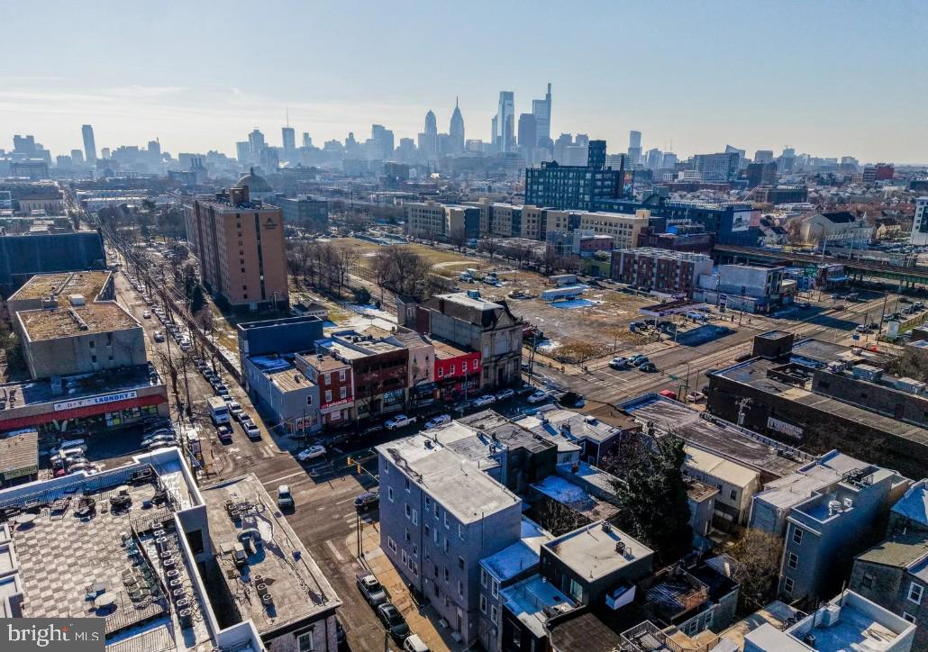 701 W GIRARD AVENUE 3