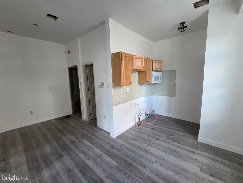 701 W GIRARD AVENUE 3