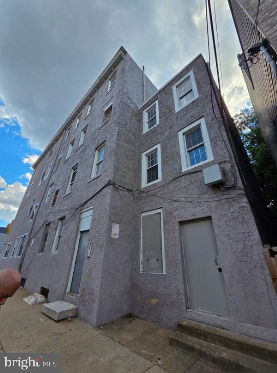 701 W GIRARD AVENUE 3