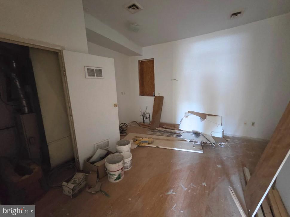 701 W GIRARD AVENUE 3