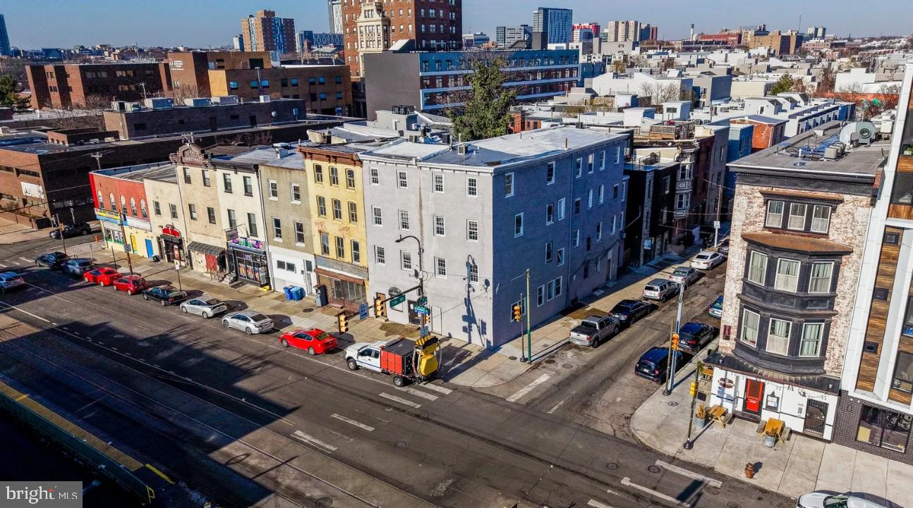 701 W GIRARD AVENUE 3