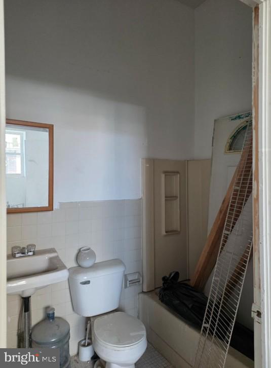 701 W GIRARD AVENUE 3