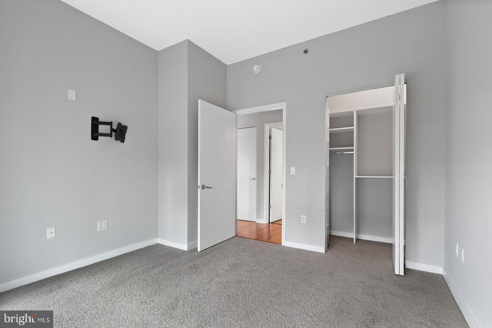 2101 MARKET STREET 305