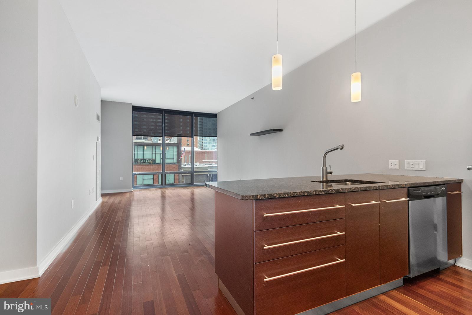 2101 MARKET STREET 305