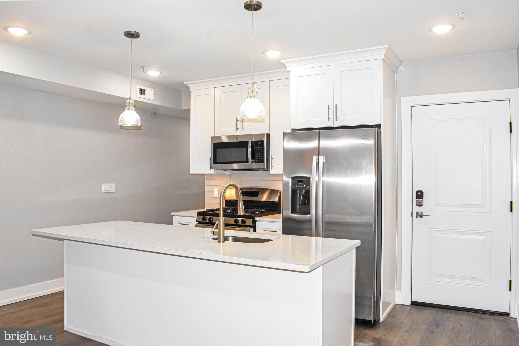 1517 N STILLMAN STREET 23