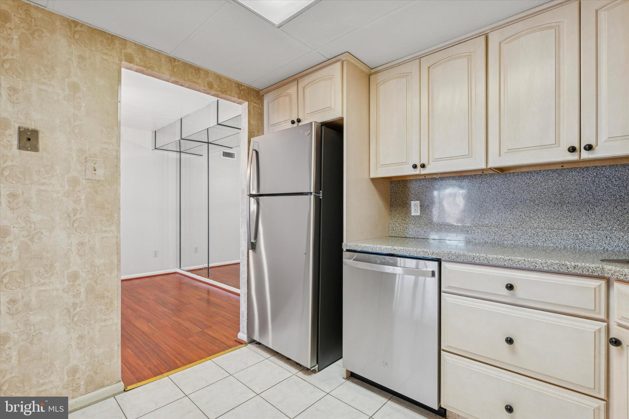 3204 DELAIRE LANDING ROAD 3204