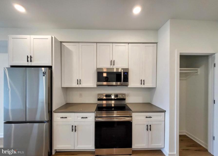 22 E RITTENHOUSE STREET 3