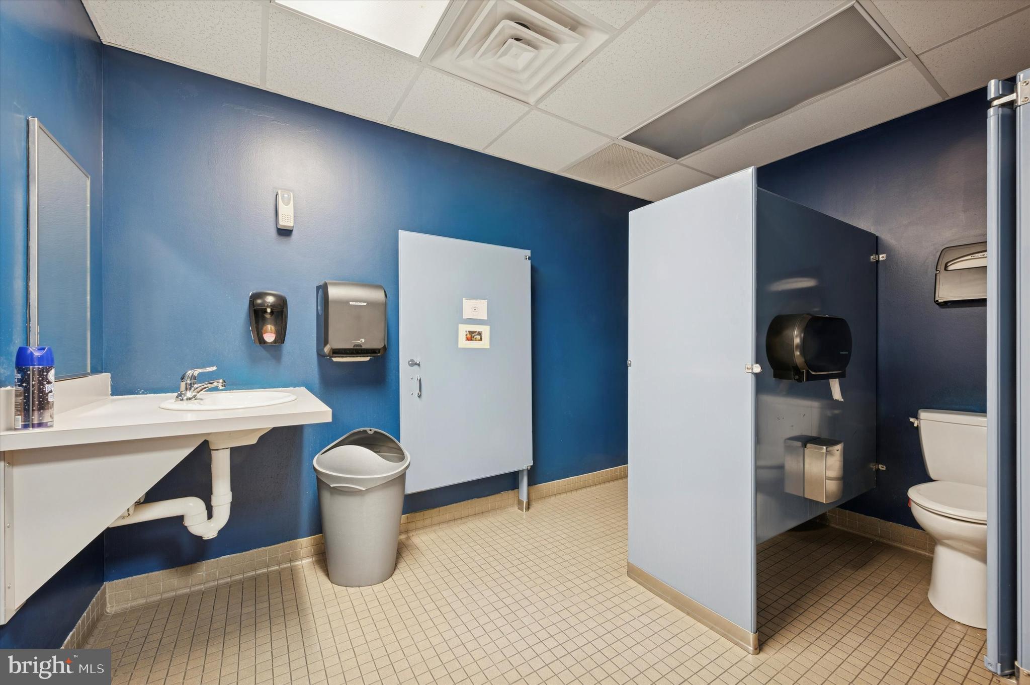 53 E ARMAT STREET 69