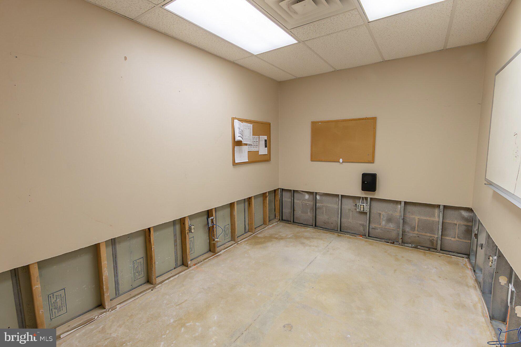 53 E ARMAT STREET 69