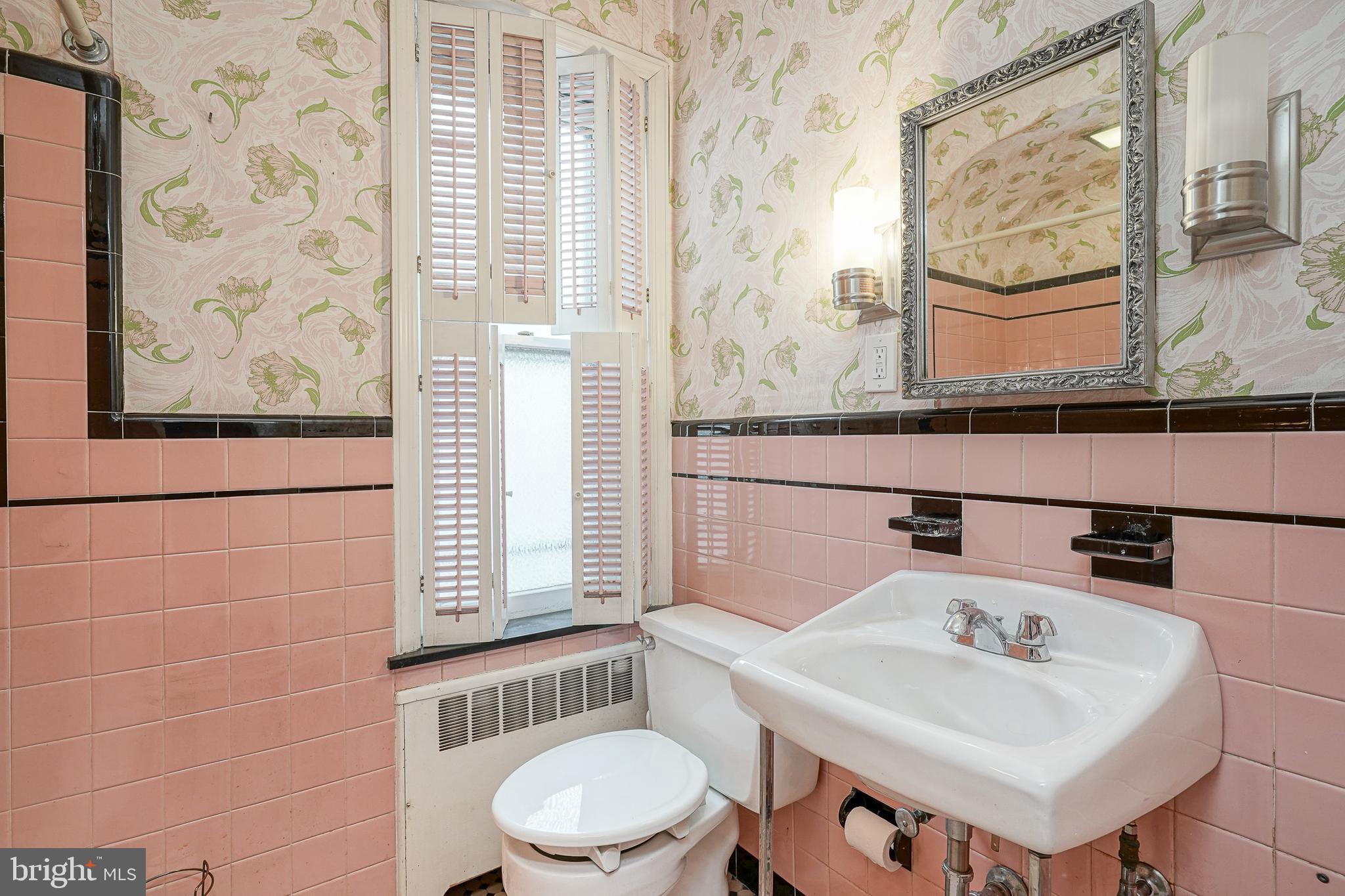 2522 S WARNOCK STREET