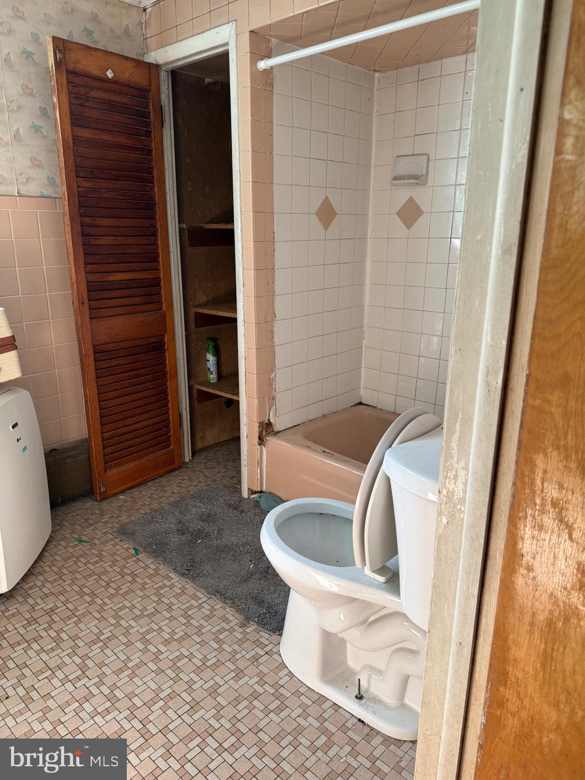 528 GREENWICH STREET