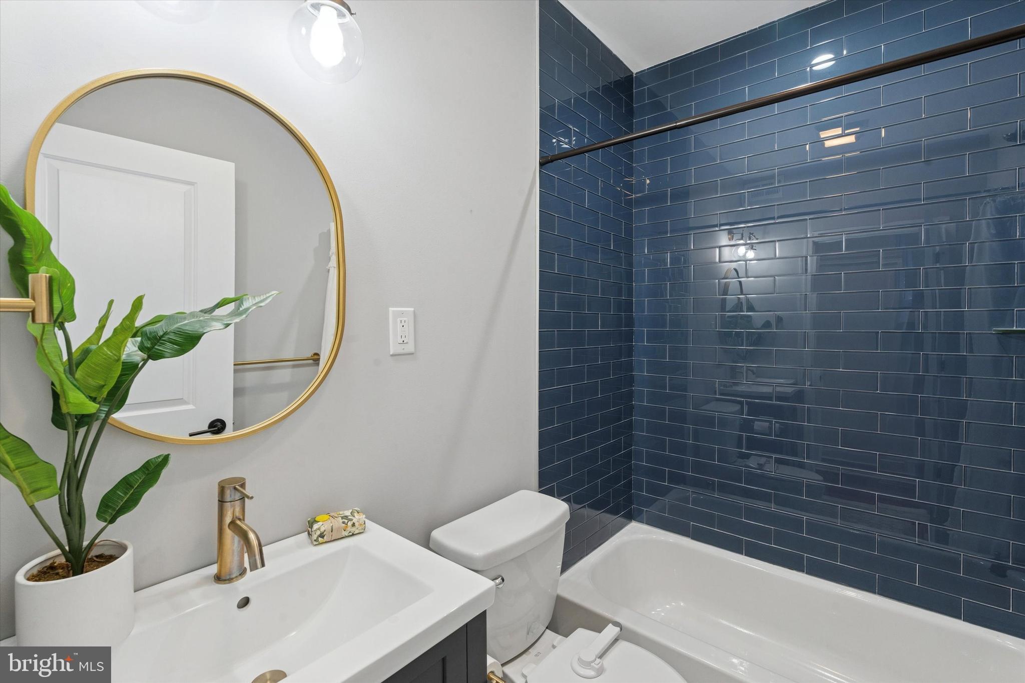 1623 N CORLIES STREET