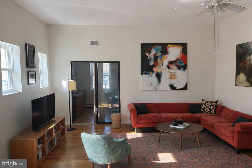 407 S 10TH STREET 2