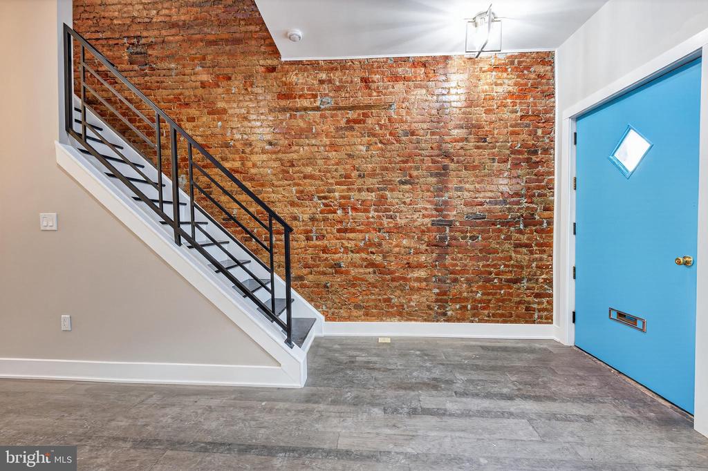 34 W SHARPNACK STREET