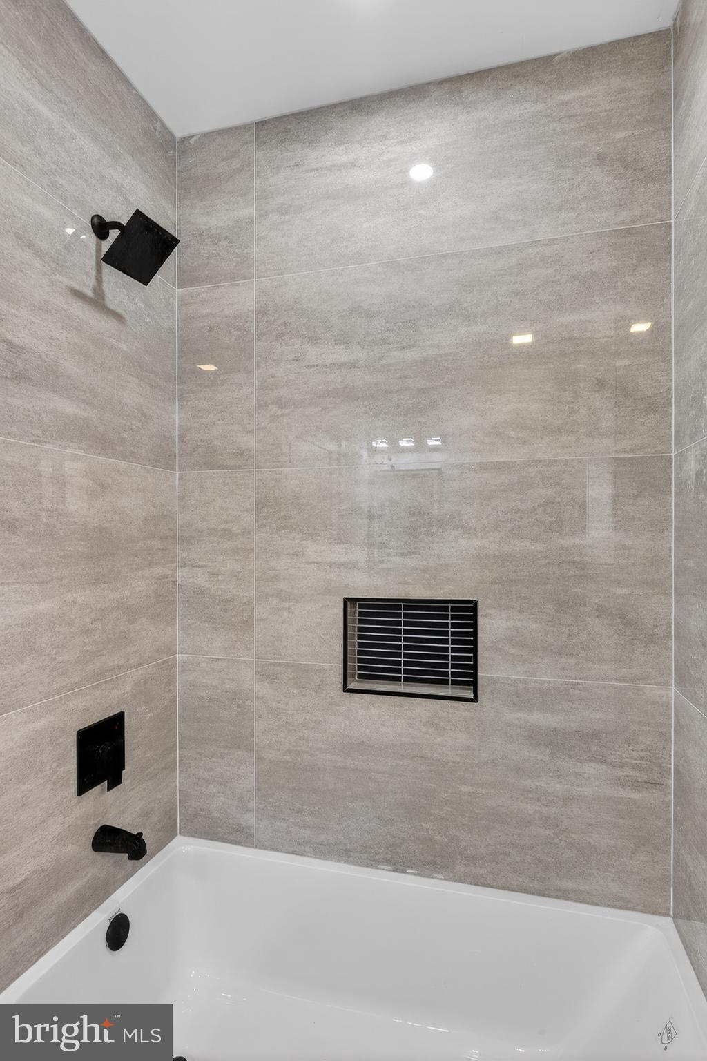 34 W SHARPNACK STREET