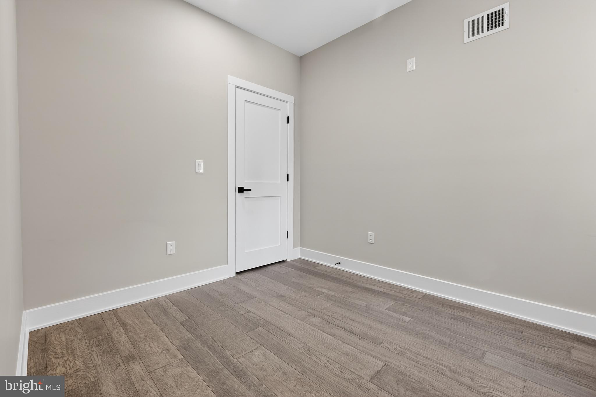 34 W SHARPNACK STREET