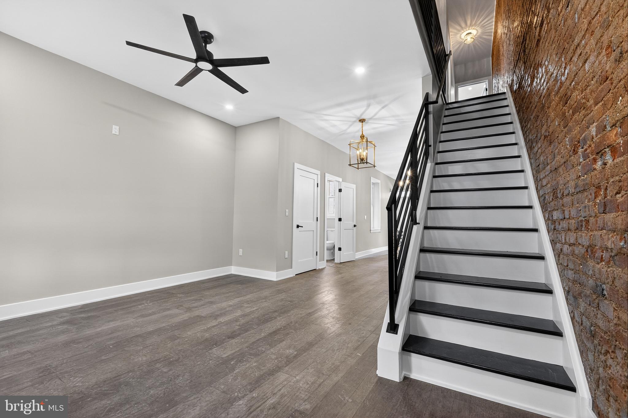 34 W SHARPNACK STREET