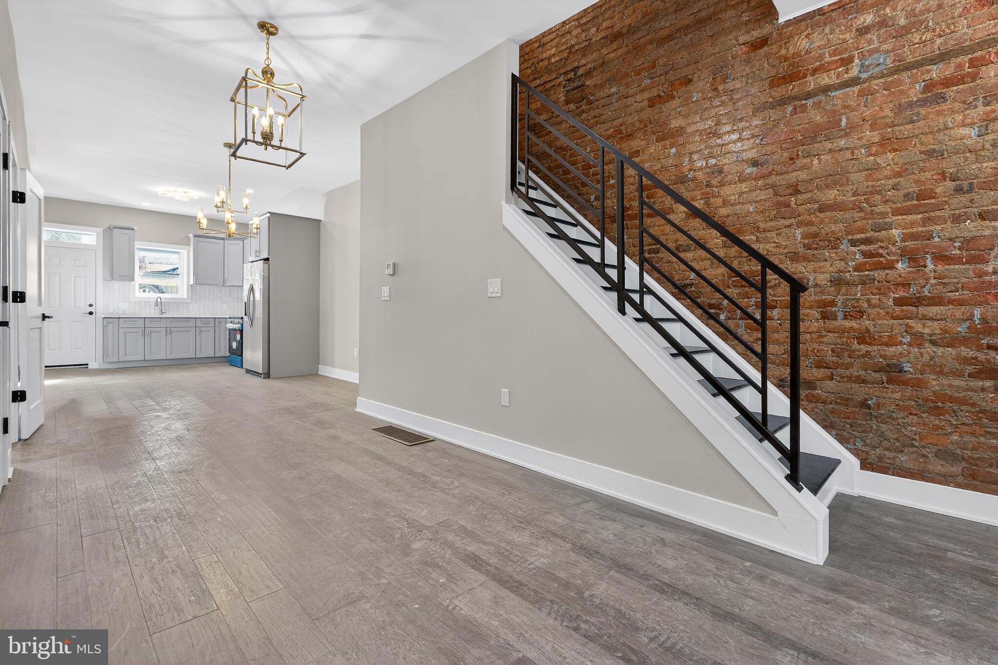 34 W SHARPNACK STREET