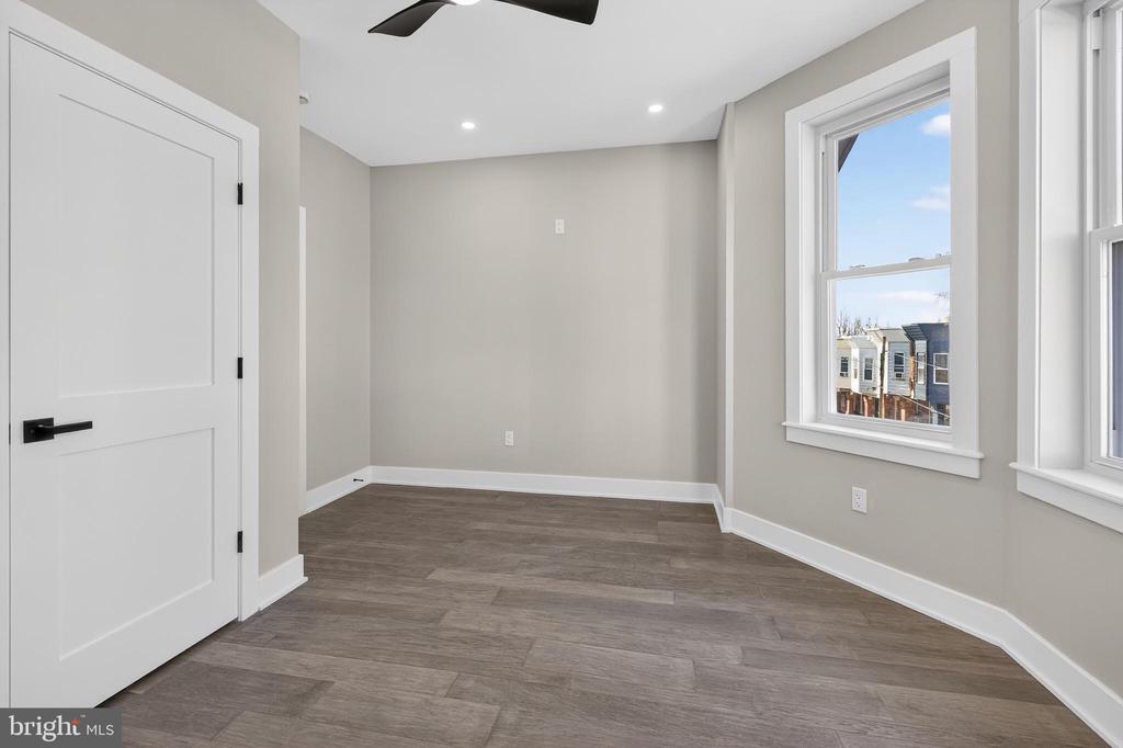 34 W SHARPNACK STREET
