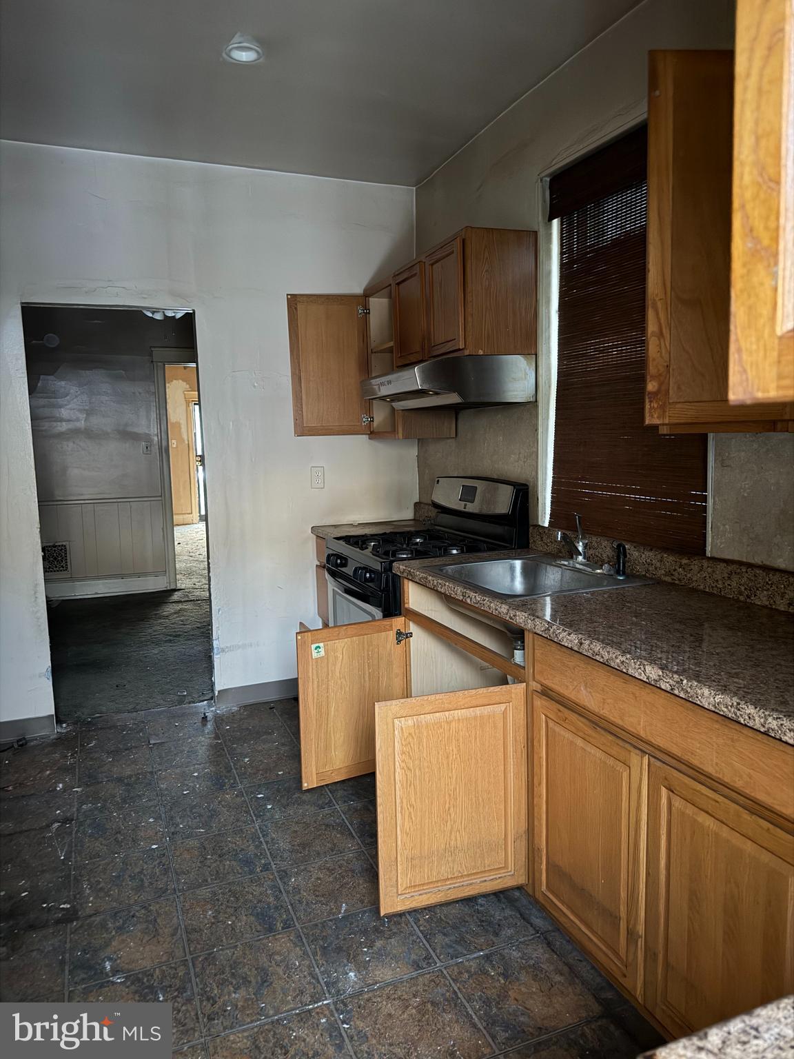 4547 N SMEDLEY STREET