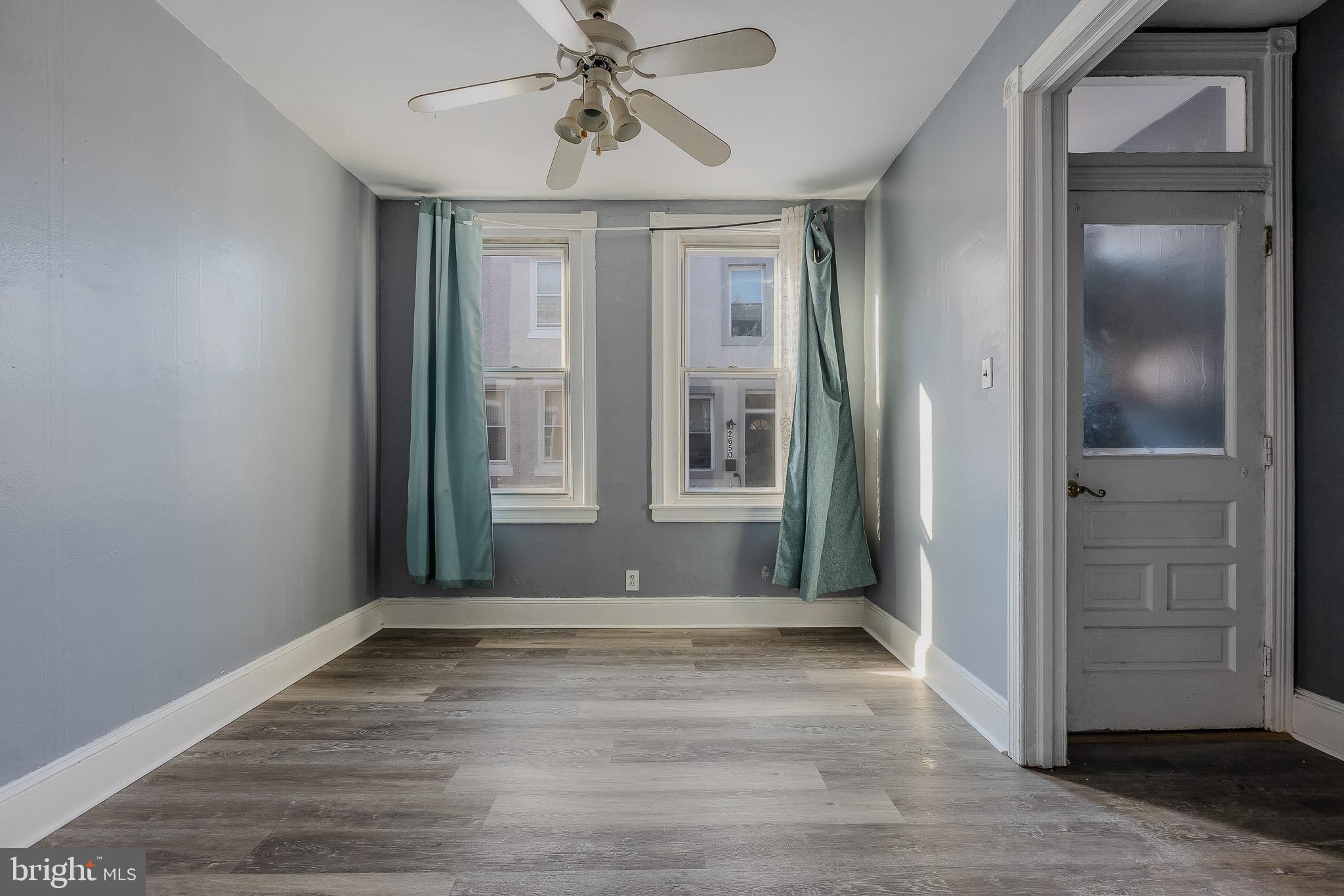 2661 N DOUGLAS STREET