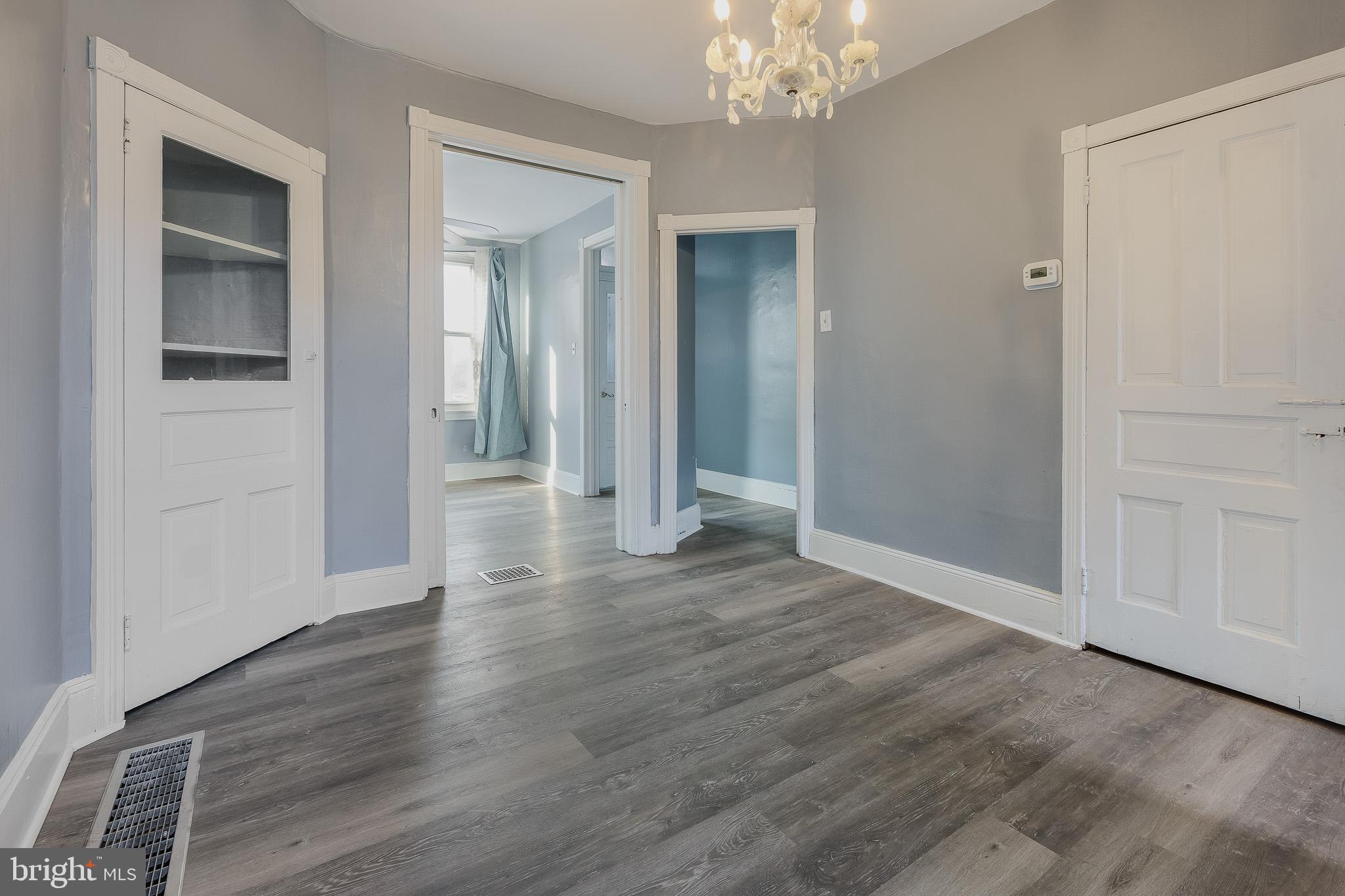 2661 N DOUGLAS STREET