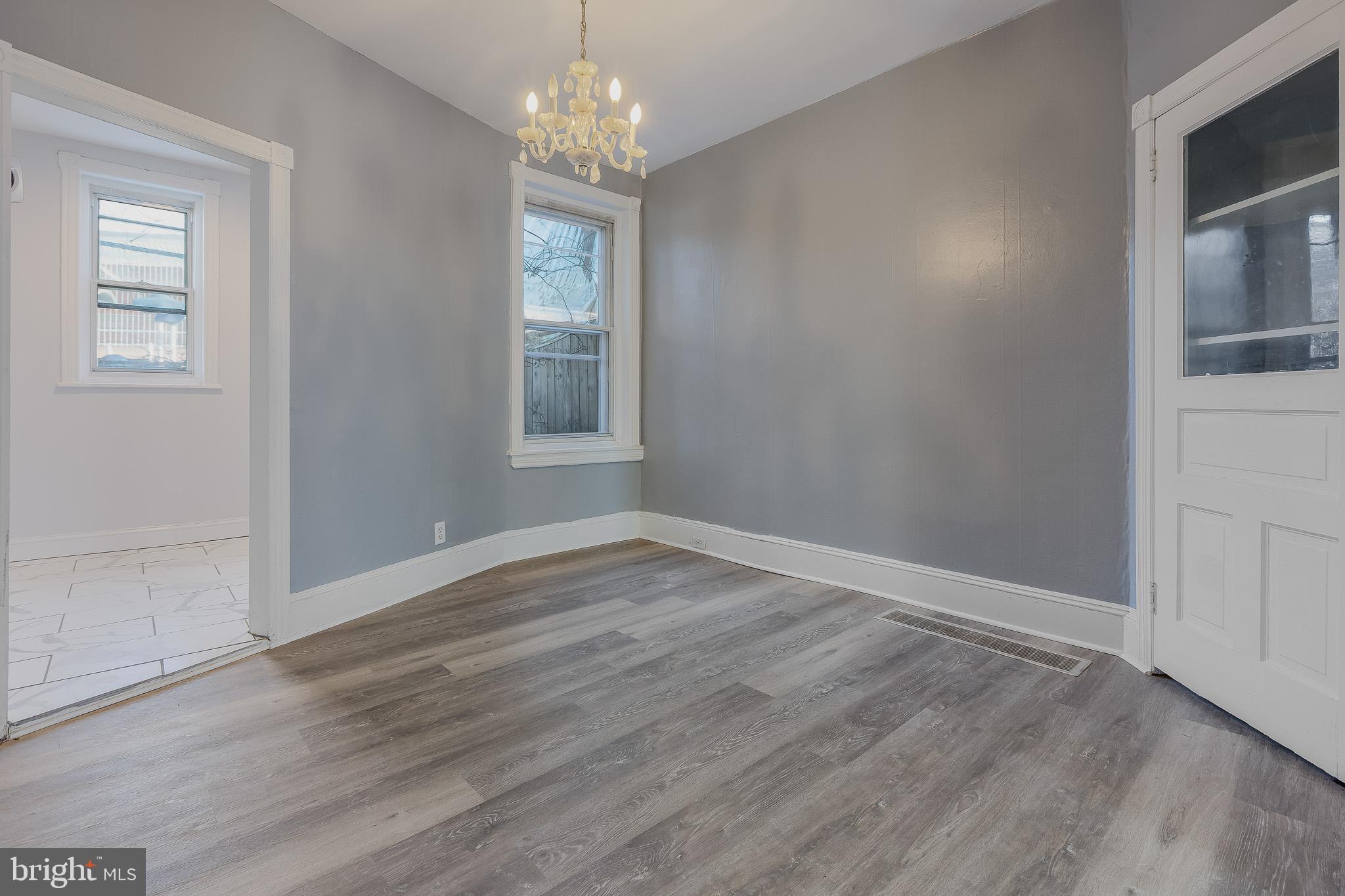 2661 N DOUGLAS STREET