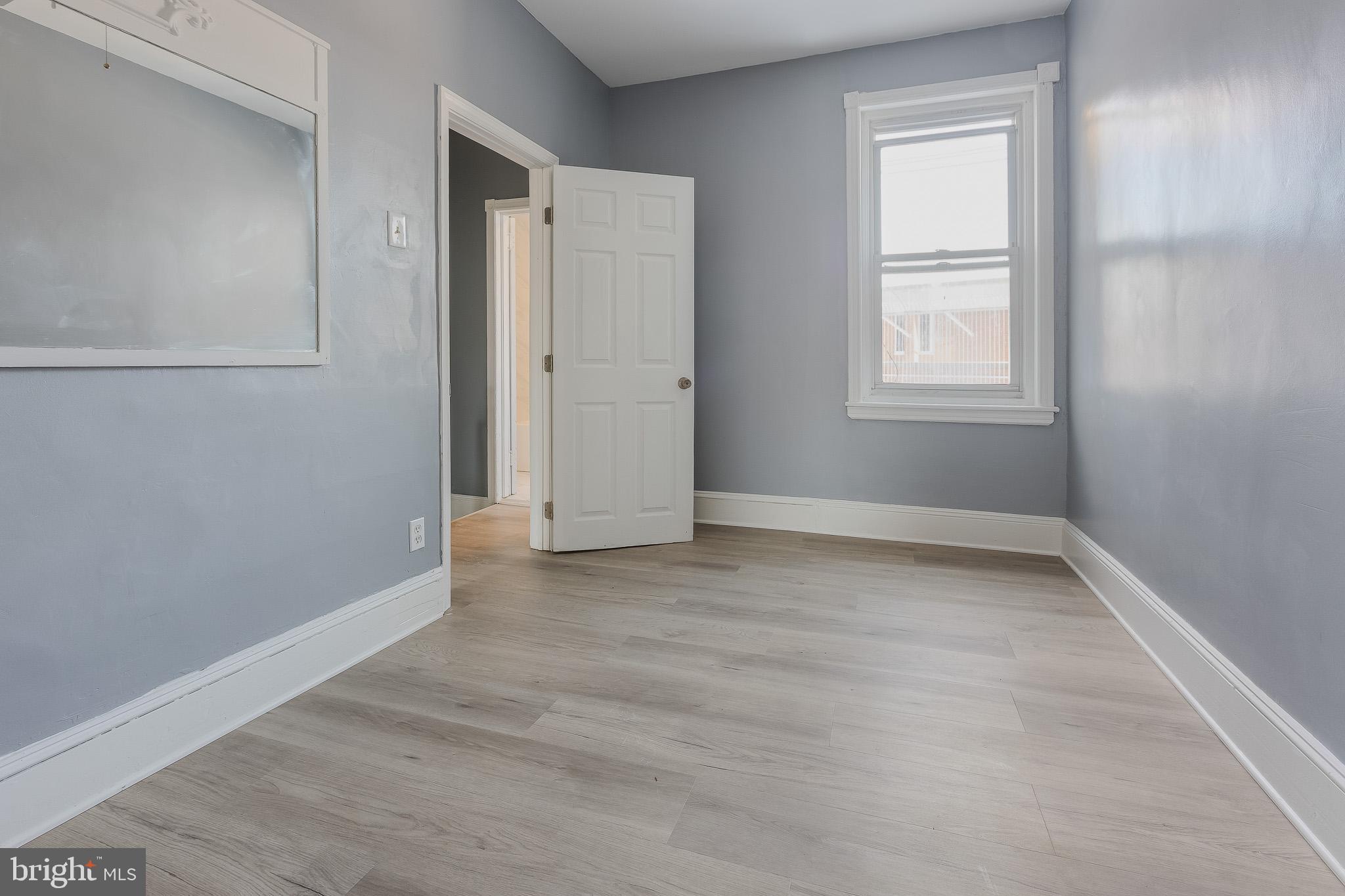 2661 N DOUGLAS STREET