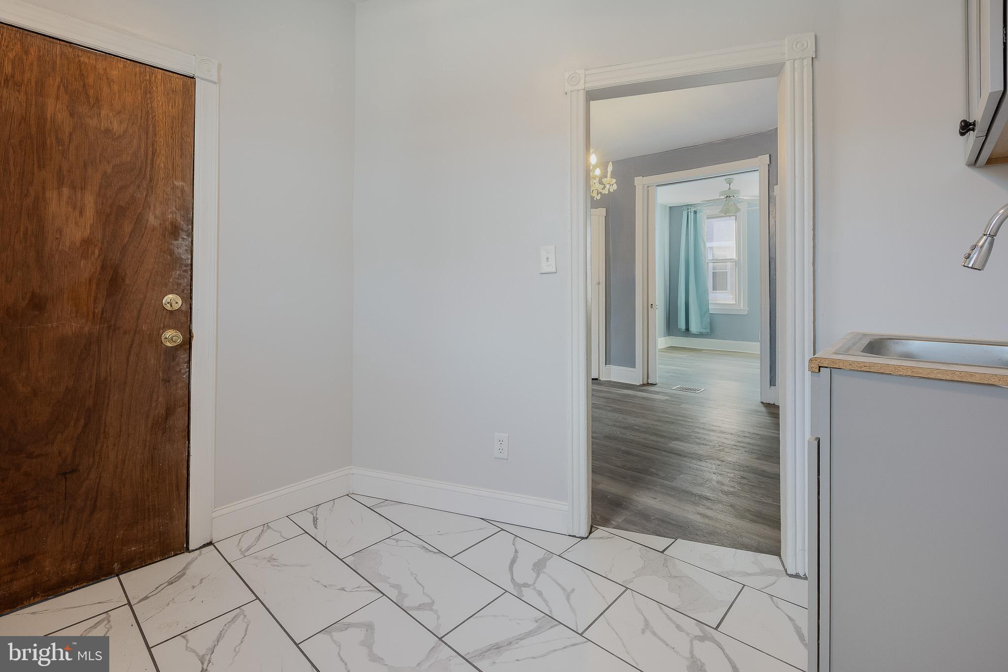 2661 N DOUGLAS STREET