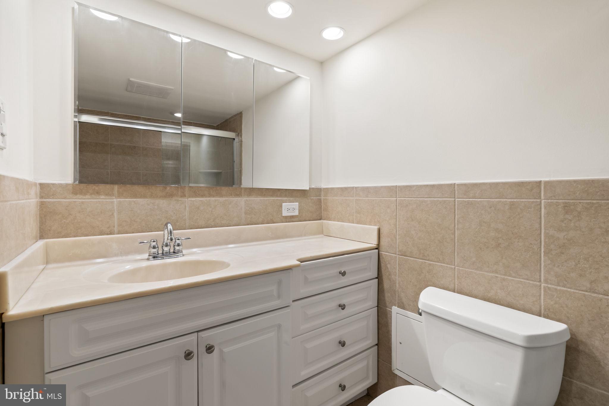 1901 JOHN F KENNEDY BOULEVARD 816