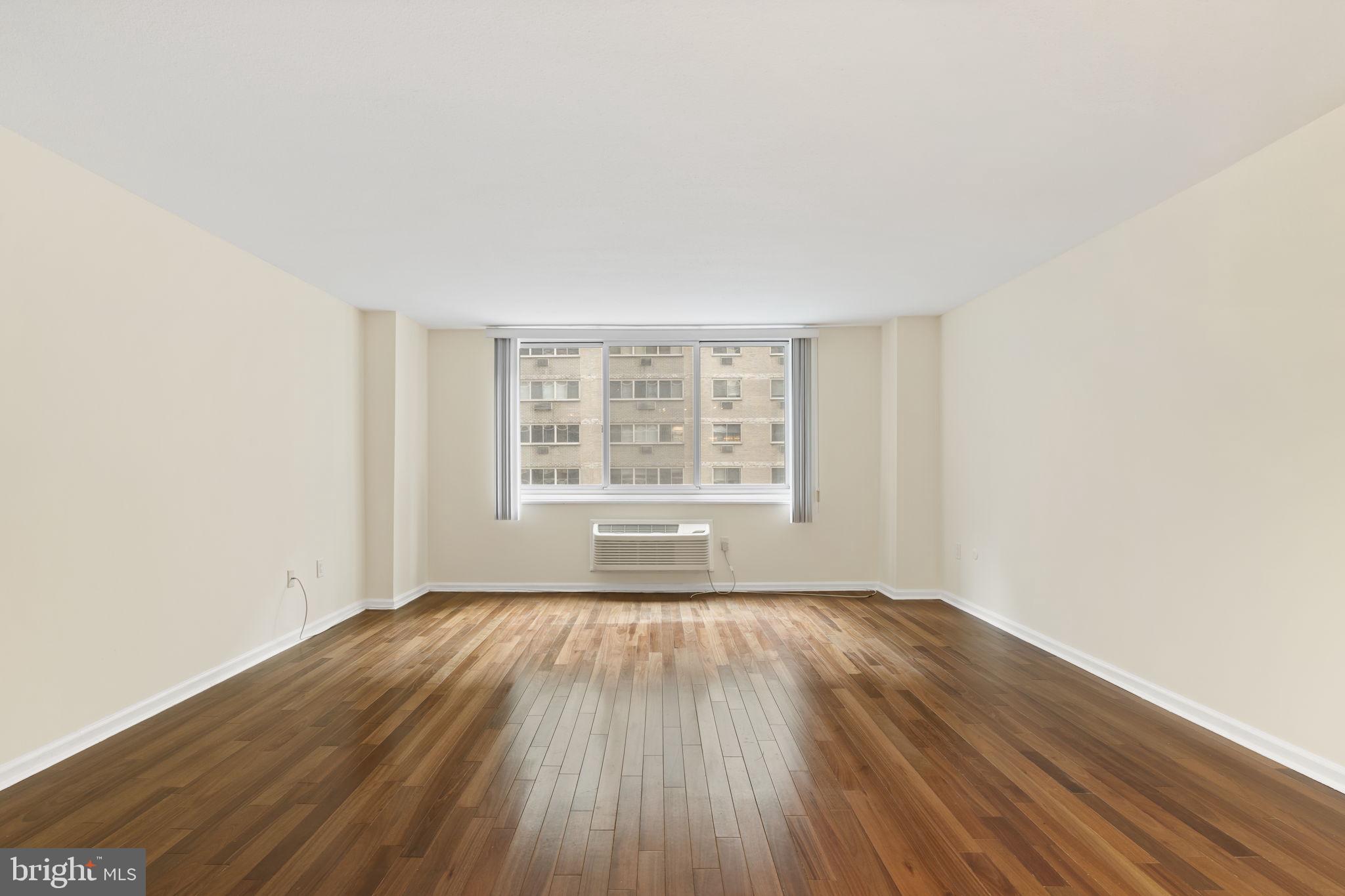 1901 JOHN F KENNEDY BOULEVARD 816