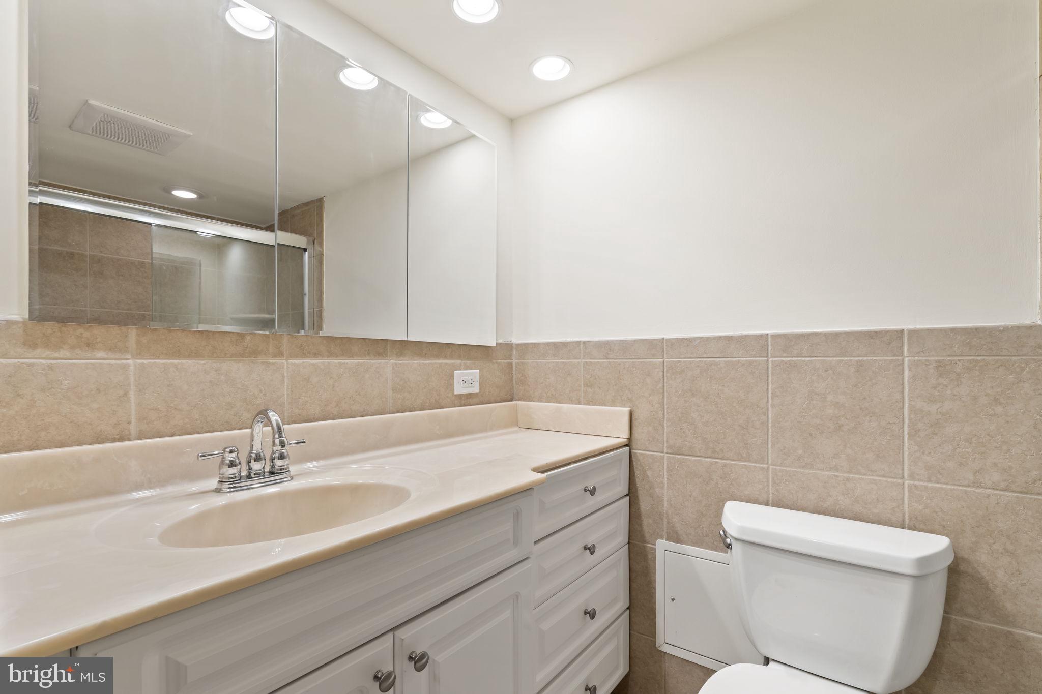 1901 JOHN F KENNEDY BOULEVARD 816