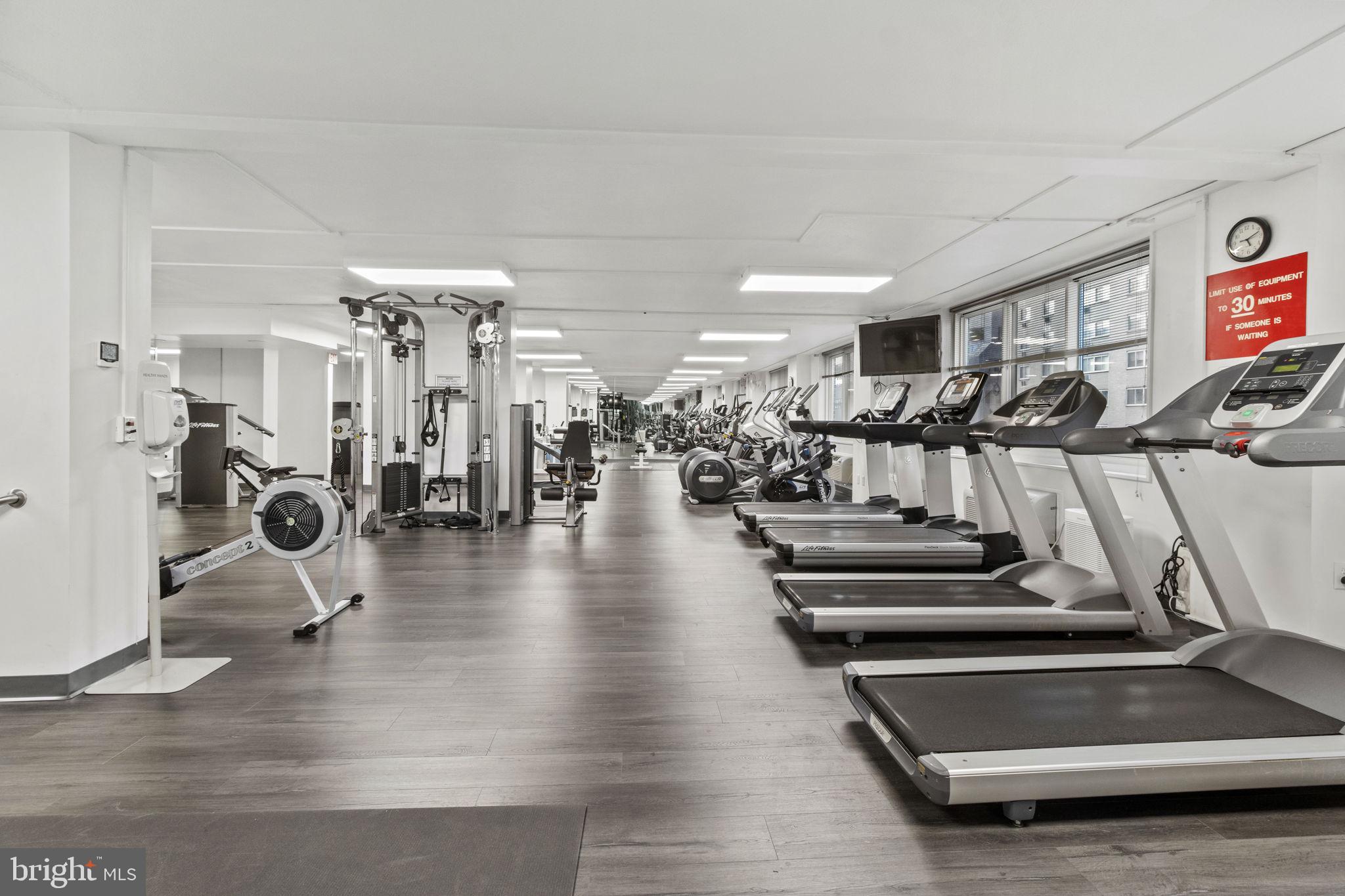 1901 JOHN F KENNEDY BOULEVARD 816