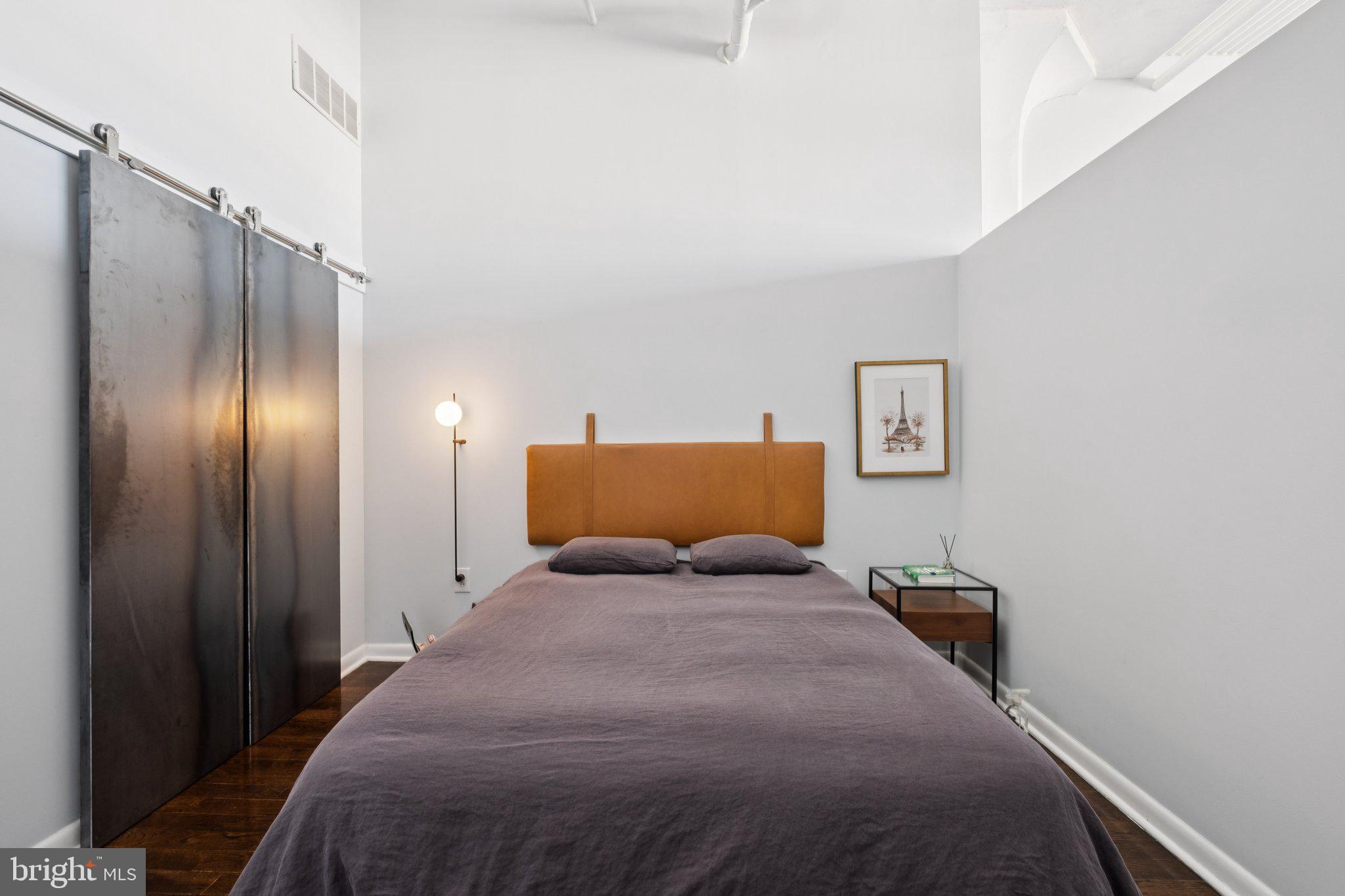 2200 ARCH STREET 902