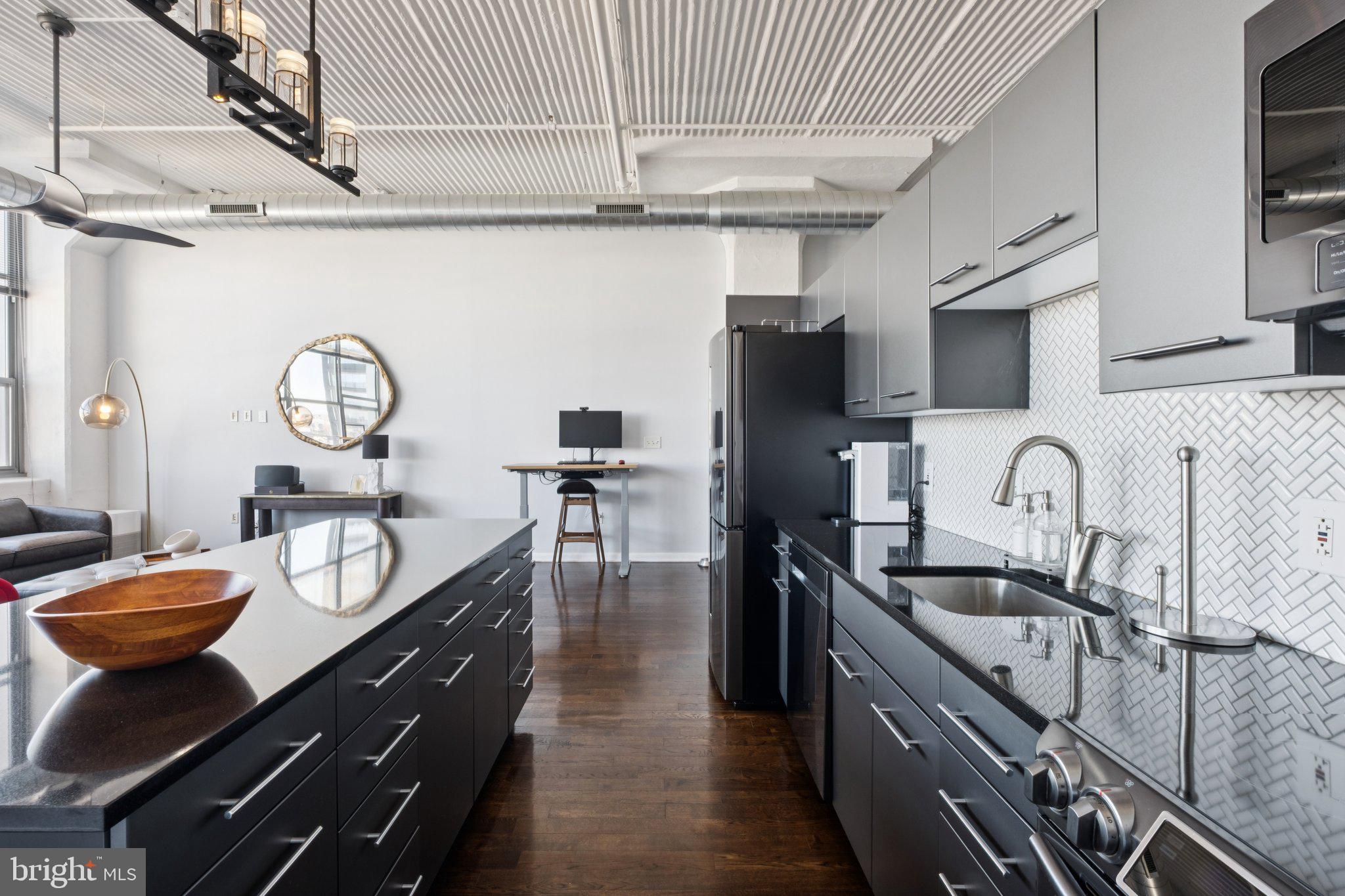 2200 ARCH STREET 902