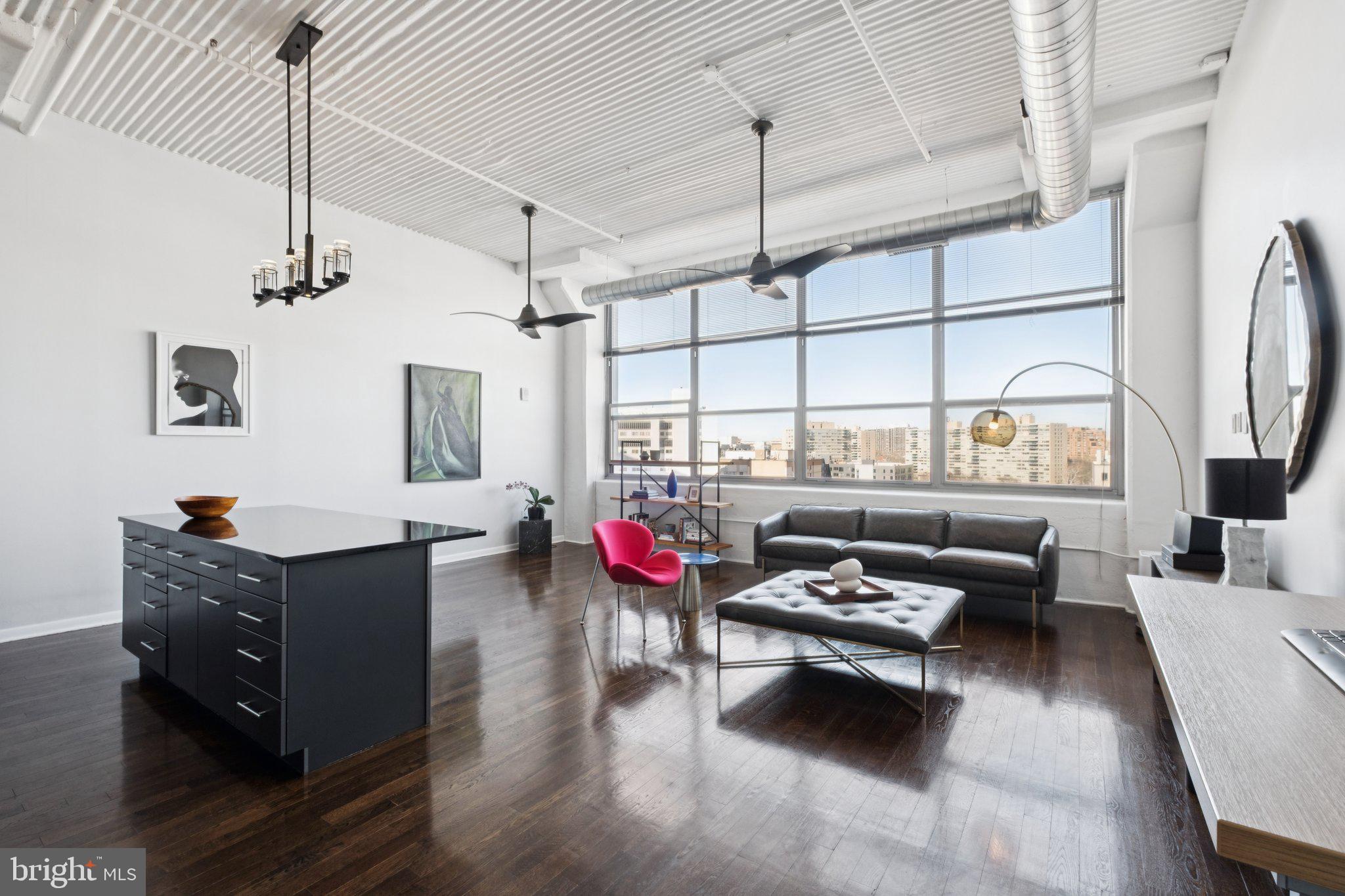 2200 ARCH STREET 902