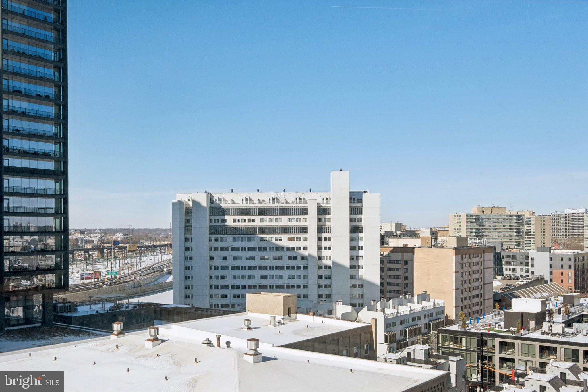 2200 ARCH STREET 902