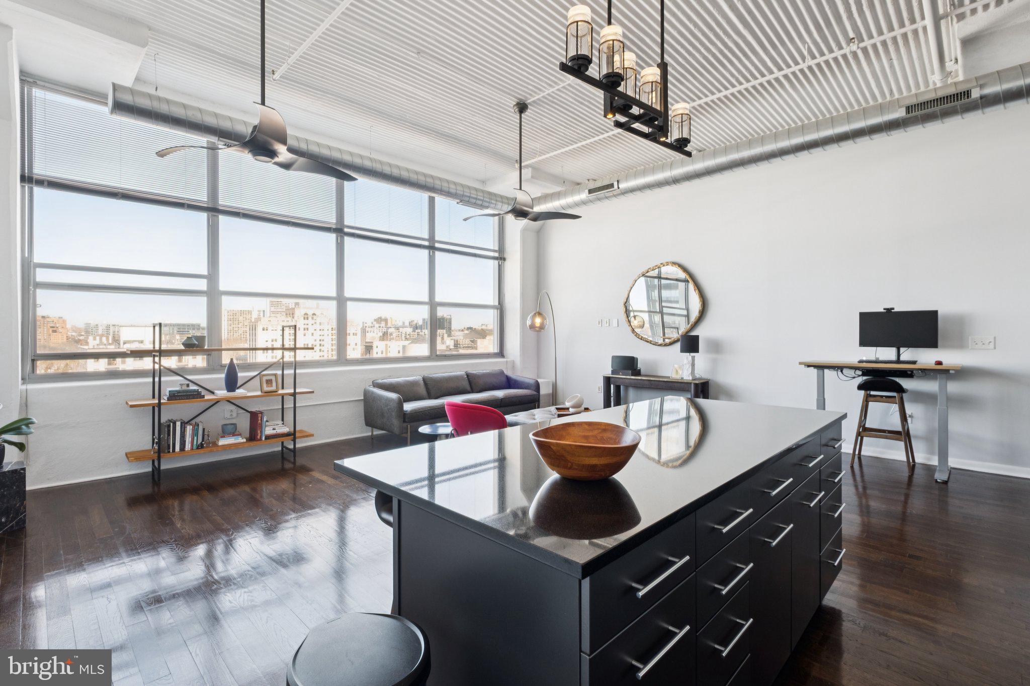 2200 ARCH STREET 902