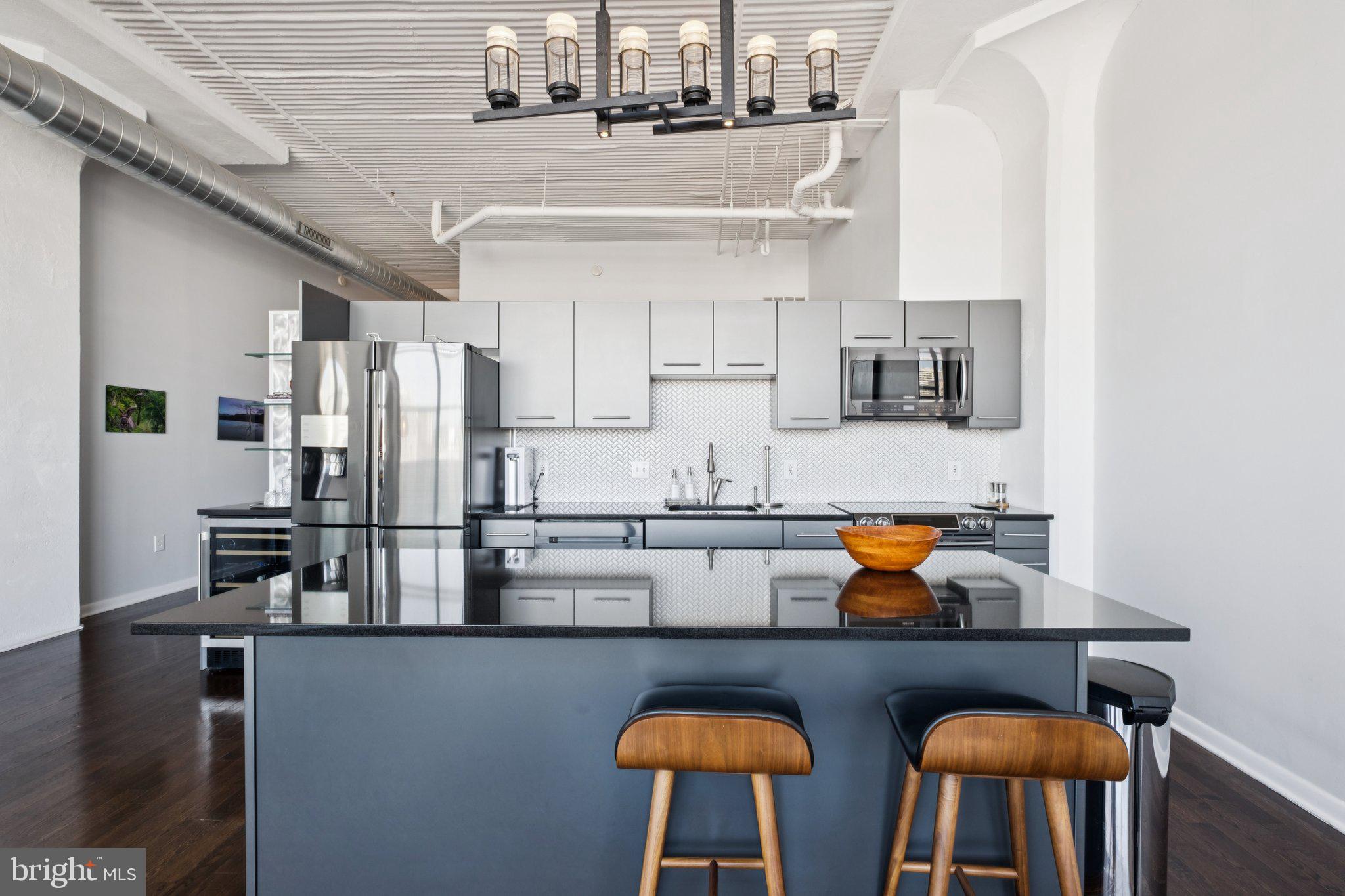 2200 ARCH STREET 902